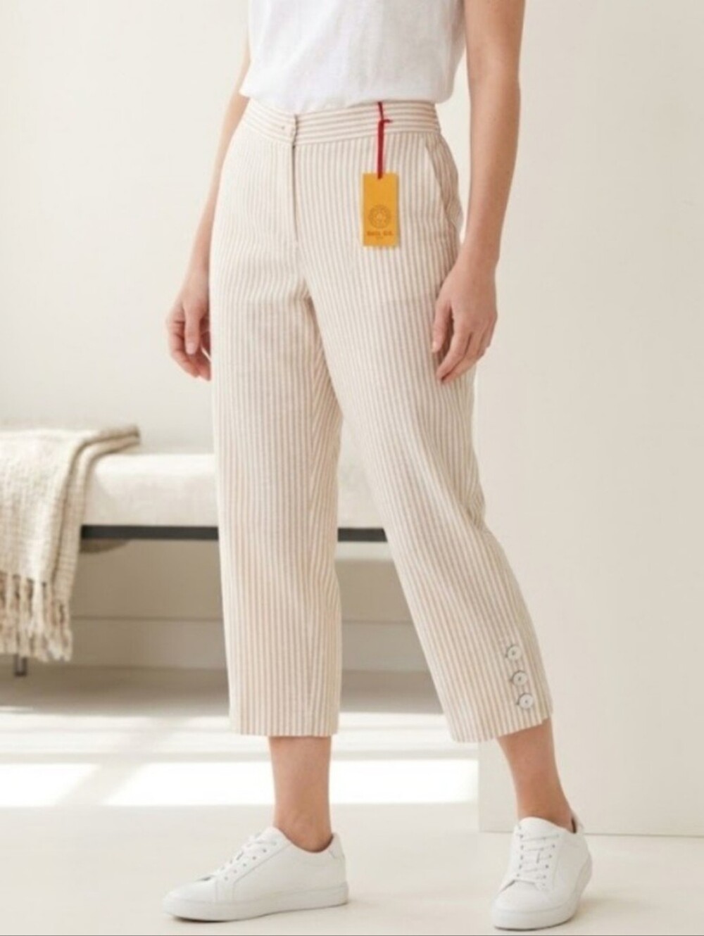 Ruby Rd. Women's Linen Blend Stripe Capri Beige and White WaistElastic Pockets16